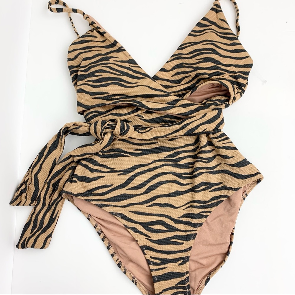 Aerie American Eagle One Piece Swimsuit Zebra Animal Print Full Coverage